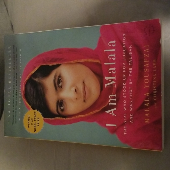 I am Malala BOOK by Malala Yousafzai, winner of the Nobel Peace Prize - Picture 1 of 1